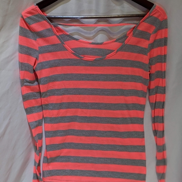 Shirt - Picture 2 of 3